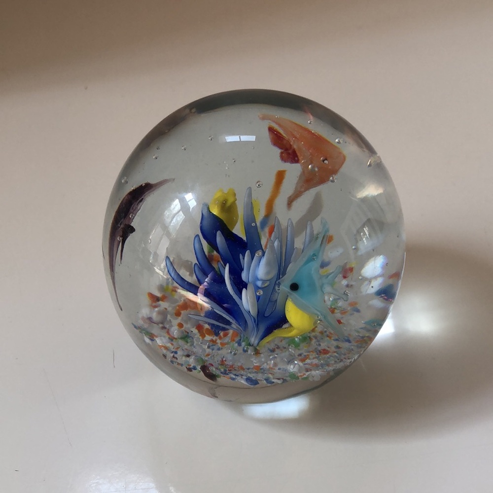 Vintage - Paperweight - Fish in ocean